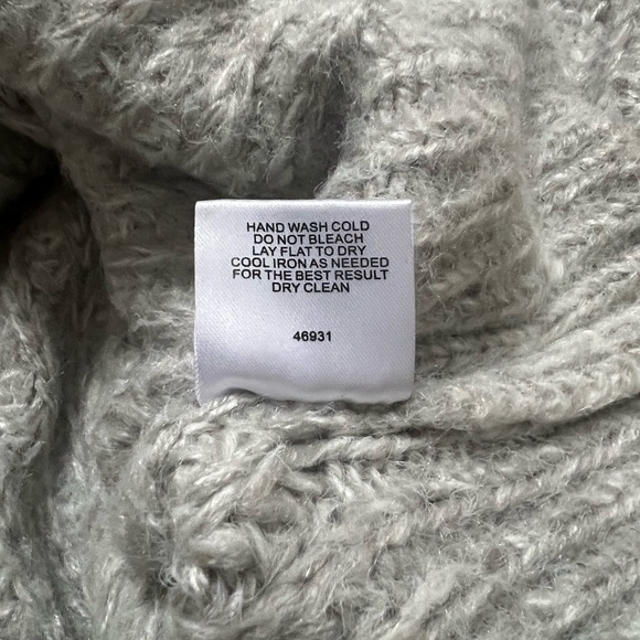 NWT Gray & White Chunky Turtleneck Sweater - Picture 5 of 5